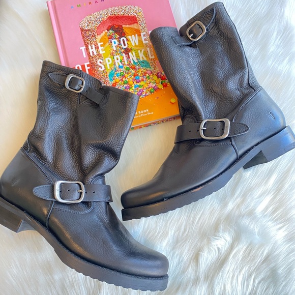 NWOT Frye Boots Size 9 - Picture 11 of 14